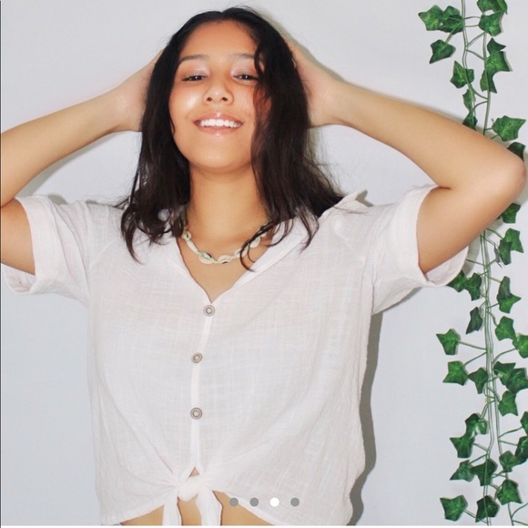 Short Sleeve Button-Up Top/ Tie Front Top - Picture 3 of 4